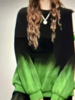 ブラックグリーンの長袖オーバーカットソー　おまけ付き