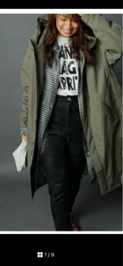 FORME フォルム ダウンベスト ダウンジレ 黒 東原亜希 FORME フォルム ダウンベスト ダウンジレ 黒 東原亜希 2025年