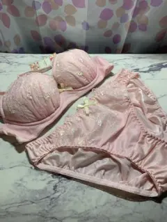 tutuanna ランジェリー ブラジャー＆ショーツ セット D65のサムネイル