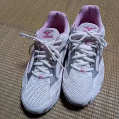 ランニングシューズ 24