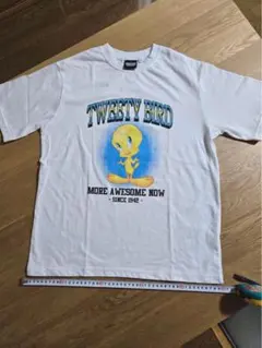 白ティーシャツ