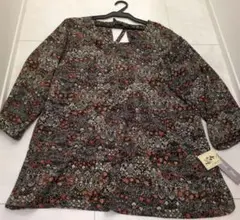 花柄五分袖トップス