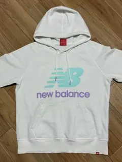New Balance フード付きパーカー ホワイト　Mサイズのサムネイル