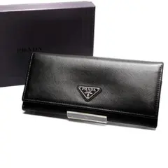 513 PRADA サフィアーノレザー 三角ロゴプレート フラップ ジップのサムネイル