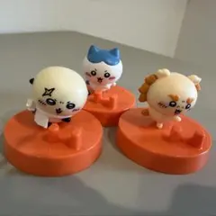 ちいかわCoCo壱番屋　ハチワレ ラッコ シーサースプーン置フィギュア３個