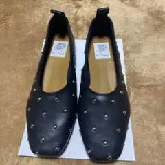 エマフランシス24.5cm スタッズ　フラット　バレエ　ブラック　レザー
