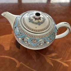 値下げ☆ティーポットセット追加写真 ポット・ピッチャー(並び順：標準)