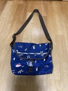 ナイロンショルダーバッグ　レスポートサック(LeSportsac)