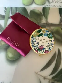 GUCCI ビューティ花柄コンパクトミラー ノベルティのサムネイル