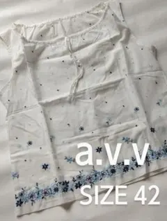 a.v.v　レディース　トップス　ノースリーブ　白　刺繍　花柄