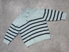 水色とネイビーのストライプニットセーター