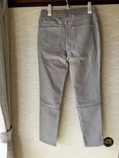 新品未使用 GU スーパーストレッチ グレー クロップドレギンスパンツ L