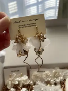 【本日限定価格2000円オフ¥999】フラワーモチーフピアス結婚式 二次会