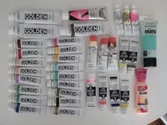 アクリル絵の具セット 多彩な色