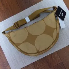 新品未使用品　マリメッコ　ユニクロ　ラウンドミニショルダーバッグ