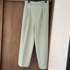 ユニクロ　WOMEN タックワイドパンツ Ｍ