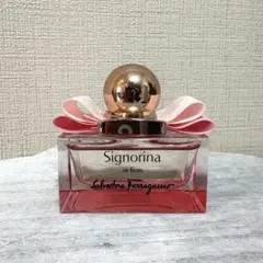 Salvatore Ferragamo シニョリーナインフィオーレ　オーデトワレ