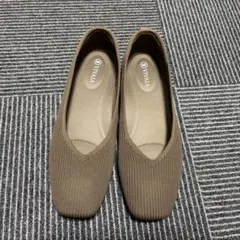 【値下げ】VIVAAIA スクエアトゥ　フラットシューズ