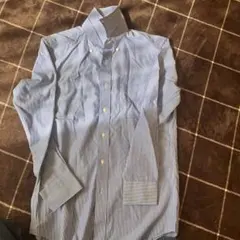 青ストライプシャツ