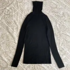 ユニクロUNIQLOエクストラファインメリノリブタートルネックセーターＭブラック