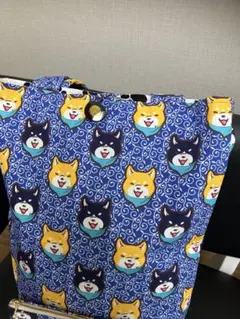 値下げ。ハンドメイドバック。柴犬・黒柴ちゃんトートバッグ肩掛けバック。おまけ付き