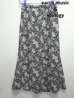 earth music ecology 黒 白 花柄 フレアロングスカート