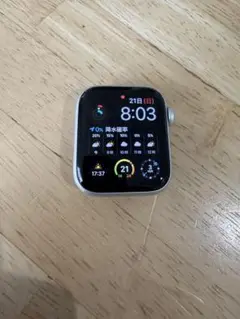 Apple Watch SE2 (GPSモデル) 40mm スターライト