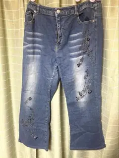 【大きいサイズ】刺繍 デニムパンツ　ジーンズ　ウエスト80サイズ