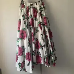 ameri vintage ルーシー花柄フレアスカート ロング丈 ホワイトのサムネイル