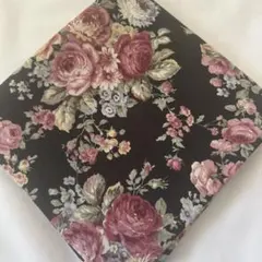 クリスマスセール大特価！★バラ好きなお方へ★ 花柄 日本製　綿麻生地 黒地