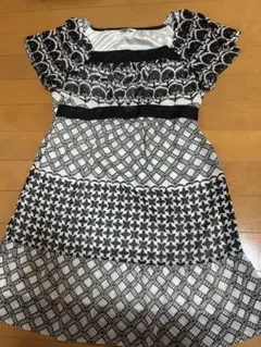 ESPRITMUR 半袖 ひざ丈ワンピース モノトーン 総柄