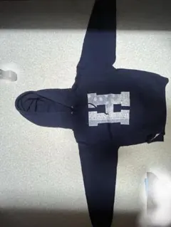 ネイビー フード付きパーカー 大きな数字デザイン