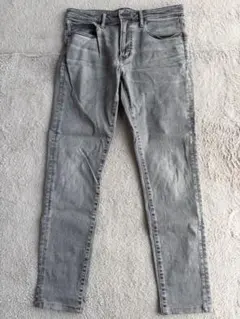 UNIQLO グレー スリムフィット デニムパンツ 33