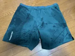 【色は深い緑です】サロモン　ランニングパンツ