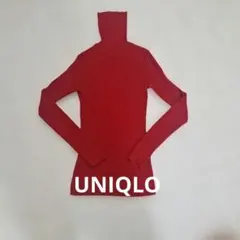 UNIQLO メリノリブタートルネック　赤