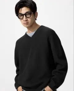 ユニクロ　3DスフレヤーンVネックセーター　M