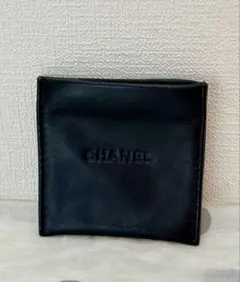 CHANEL ブラック レザー アクセサリーポーチ　②