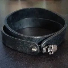925刻印　シルバースカルフックのブラックレザーブレスレット　二重巻き　革