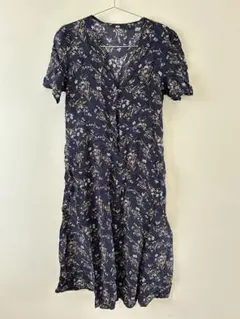 UNIQLO✳︎花柄ネイビーワンピース