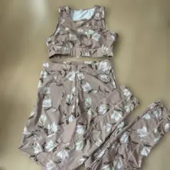 匿名配送★ジーナシス★ヨガウエア上下セット★フラワー花柄★くすみピンク