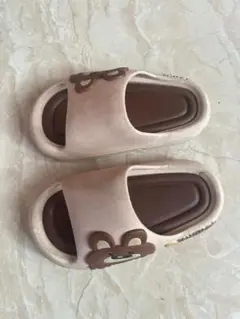 ベビーサンダル クマデザイン ベージュ