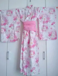 美品マザウェイズ 花柄浴衣120白地ピンク　子供浴衣　花柄姫系浴衣帯2点セットのサムネイル