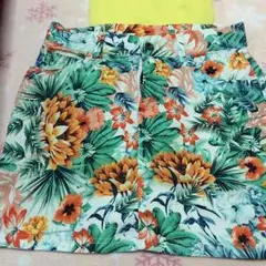 花柄タイトスカート