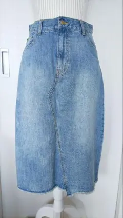 デニムブルー スリット入り タイトスカート