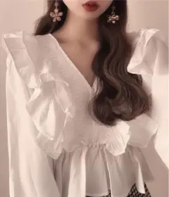 GRL Vネックダブルフリルブラウス