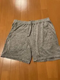 UNIQLO グレー ショートパンツ S
