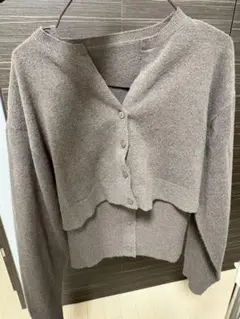 ブラウンニットカーディガン レイヤードスタイル