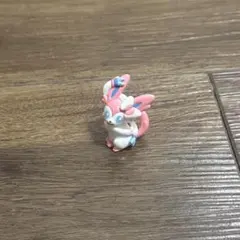 ポケモン一番くじ F賞 街歩きちらりんフレンズ ニンフィア - メルカリ