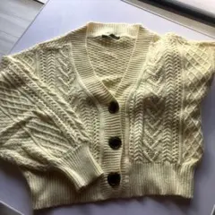 ケーブルニットカーディガン