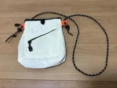 ホワイト サコッシュ ショルダーポーチ　軽量ナイロン　お値下げ！